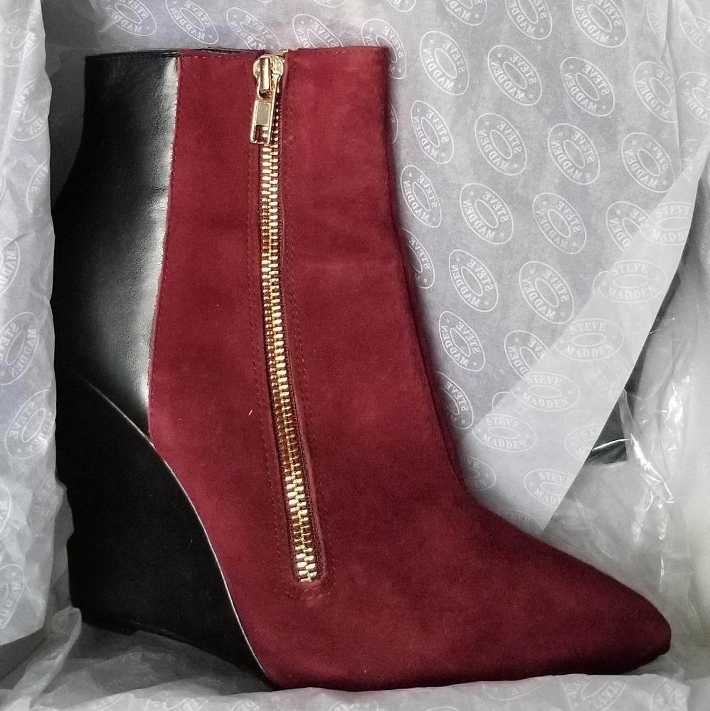 Steve Madden Burgundy Suede / Black Leather Wedges